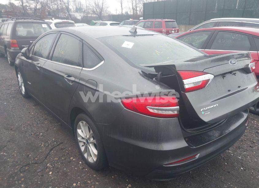 Photo 3 of 2019 Ford Fusion HYBRID SE (VIN 3FA6P0LUXKR110129)