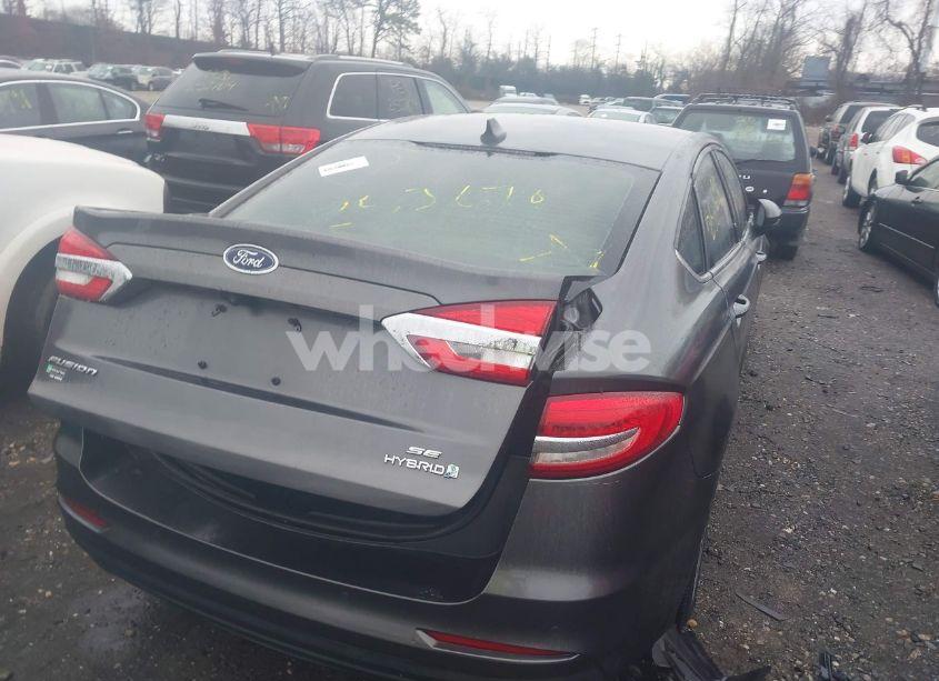 Photo 4 of 2019 Ford Fusion HYBRID SE (VIN 3FA6P0LUXKR110129)