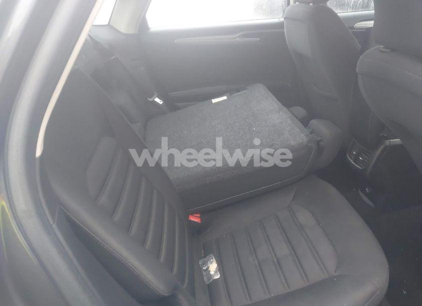 Photo 8 of 2019 Ford Fusion HYBRID SE (VIN 3FA6P0LUXKR110129)