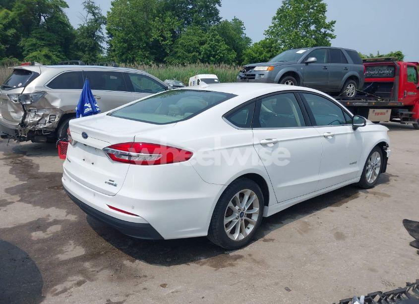 Photo 4 of 2019 Ford Fusion HYBRID SE (VIN 3FA6P0LUXKR124693)