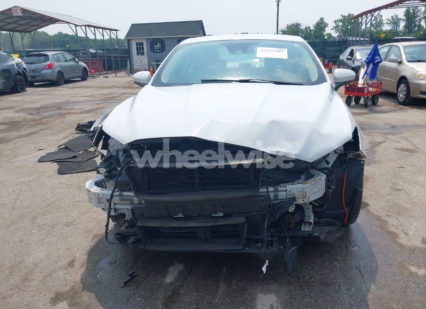 Photo 6 of 2019 Ford Fusion HYBRID SE (VIN 3FA6P0LUXKR124693)