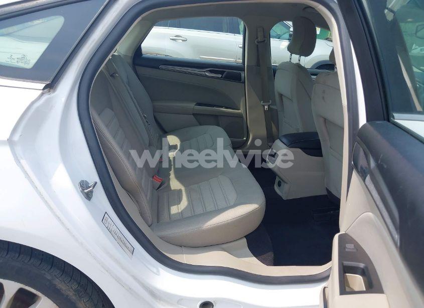 Photo 8 of 2019 Ford Fusion HYBRID SE (VIN 3FA6P0LUXKR124693)