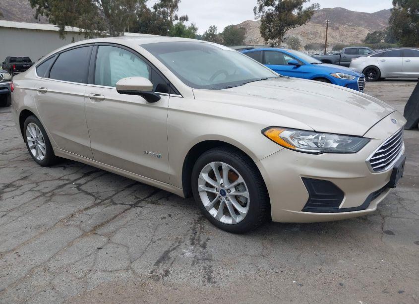 2019 Ford Fusion HYBRID SE (VIN 3FA6P0LUXKR148721) main photo