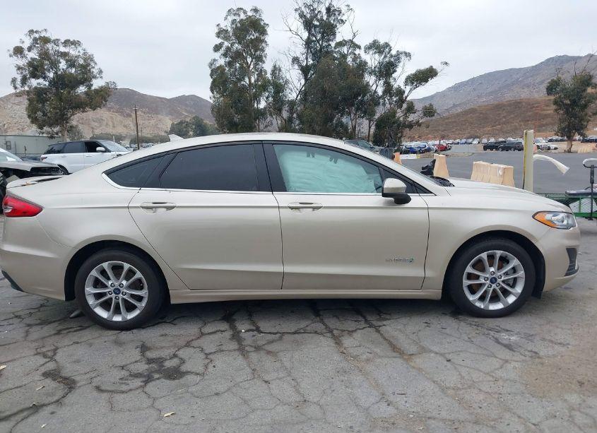 Photo 13 of 2019 Ford Fusion HYBRID SE (VIN 3FA6P0LUXKR148721)