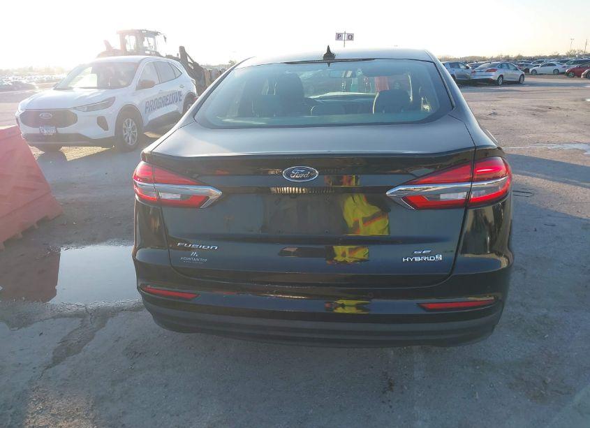 Photo 16 of 2019 Ford Fusion HYBRID SE (VIN 3FA6P0LUXKR222672)