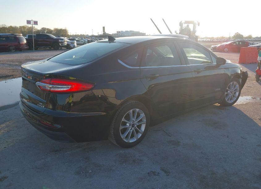 Photo 4 of 2019 Ford Fusion HYBRID SE (VIN 3FA6P0LUXKR222672)