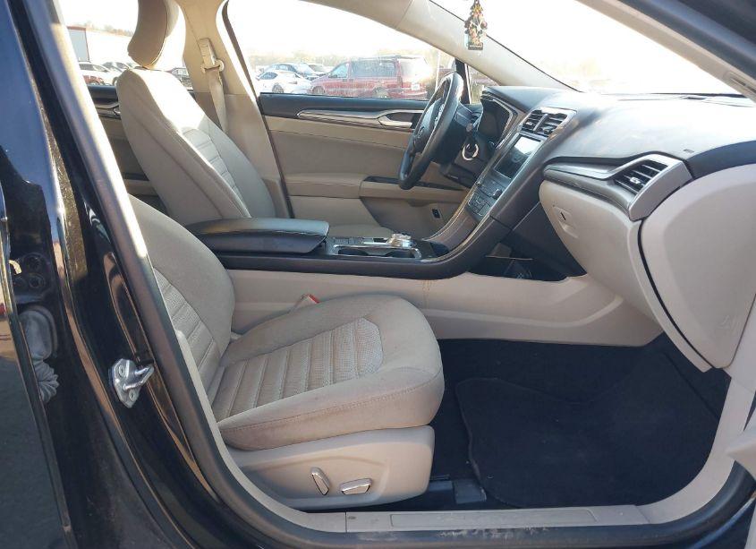 Photo 5 of 2019 Ford Fusion HYBRID SE (VIN 3FA6P0LUXKR222672)