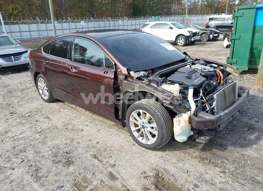 2019 Ford Fusion HYBRID SE (VIN 3FA6P0LUXKR243702) main photo