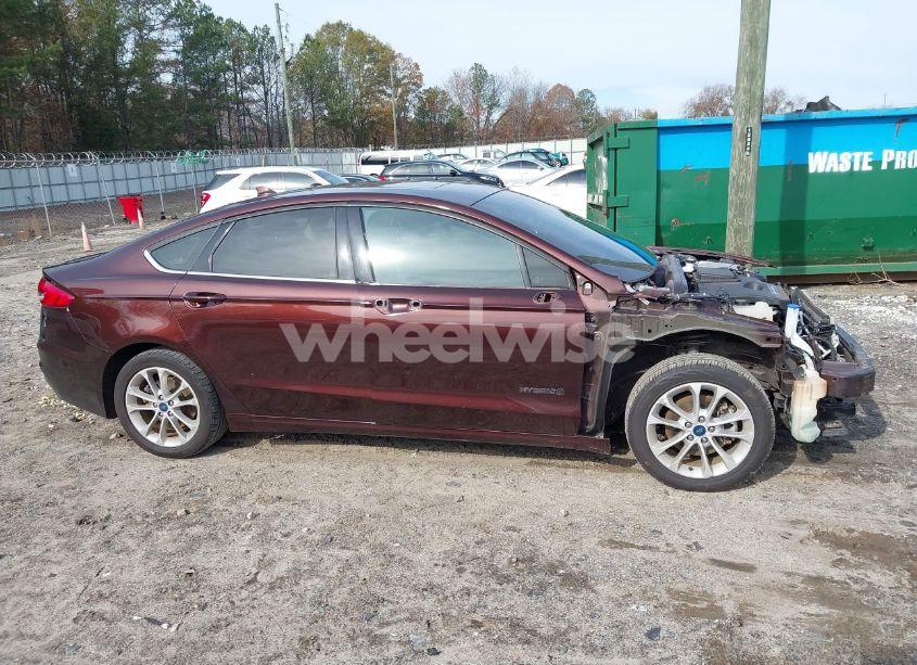 Photo 14 of 2019 Ford Fusion HYBRID SE (VIN 3FA6P0LUXKR243702)