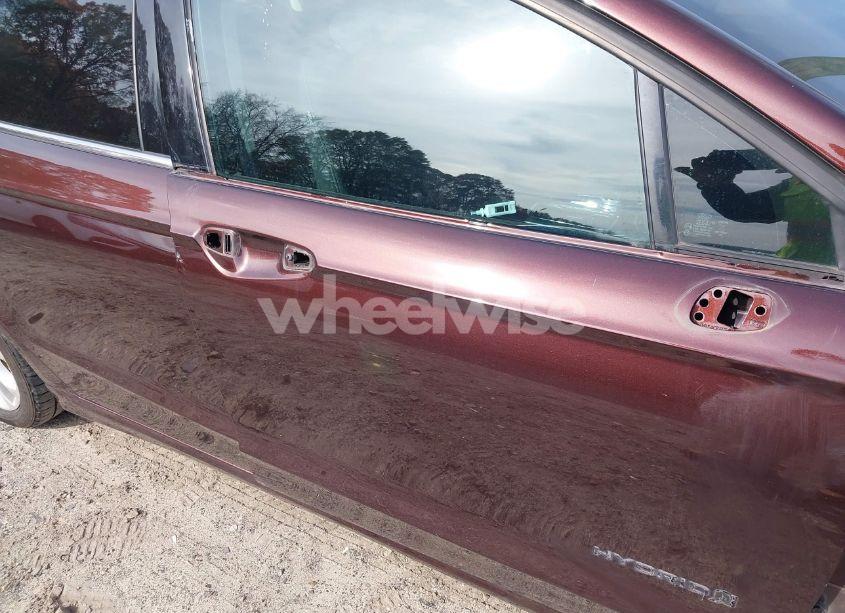 Photo 20 of 2019 Ford Fusion HYBRID SE (VIN 3FA6P0LUXKR243702)