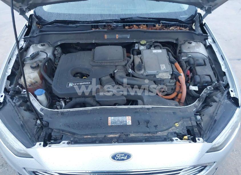 Photo 10 of 2019 Ford Fusion HYBRID SE (VIN 3FA6P0LUXKR256420)