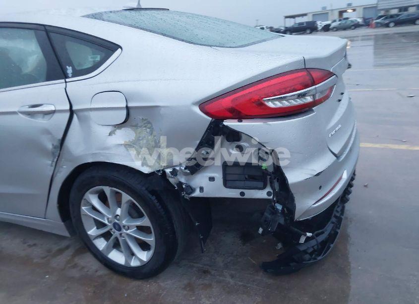 Photo 6 of 2019 Ford Fusion HYBRID SE (VIN 3FA6P0LUXKR256420)