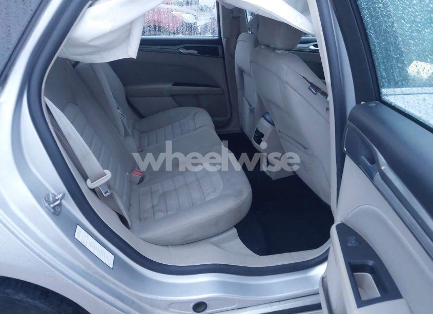 Photo 8 of 2019 Ford Fusion HYBRID SE (VIN 3FA6P0LUXKR256420)