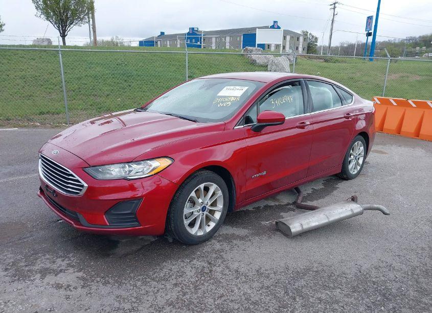 Photo 2 of 2019 Ford Fusion HYBRID SE (VIN 3FA6P0LUXKR263058)