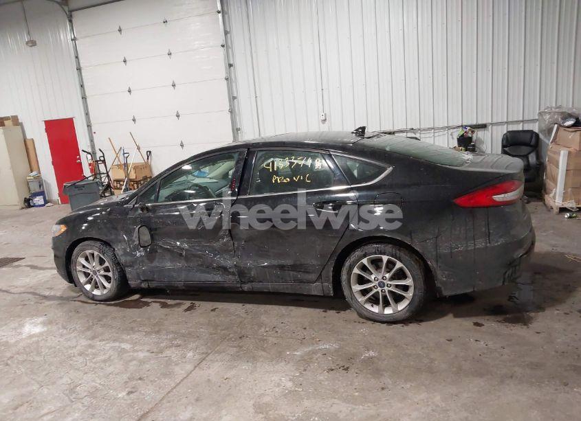 Photo 14 of 2020 Ford Fusion HYBRID SE (VIN 3FA6P0LUXLR126879)