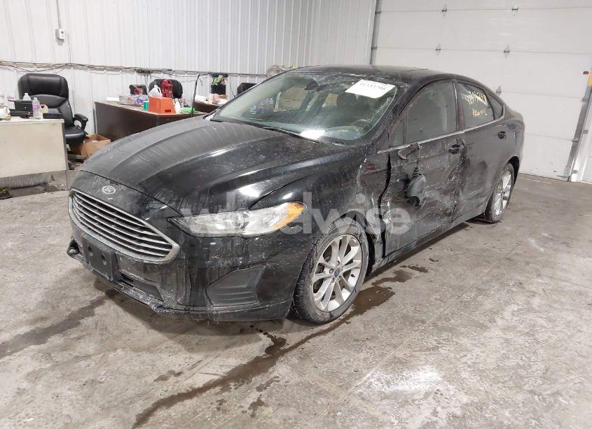 Photo 2 of 2020 Ford Fusion HYBRID SE (VIN 3FA6P0LUXLR126879)