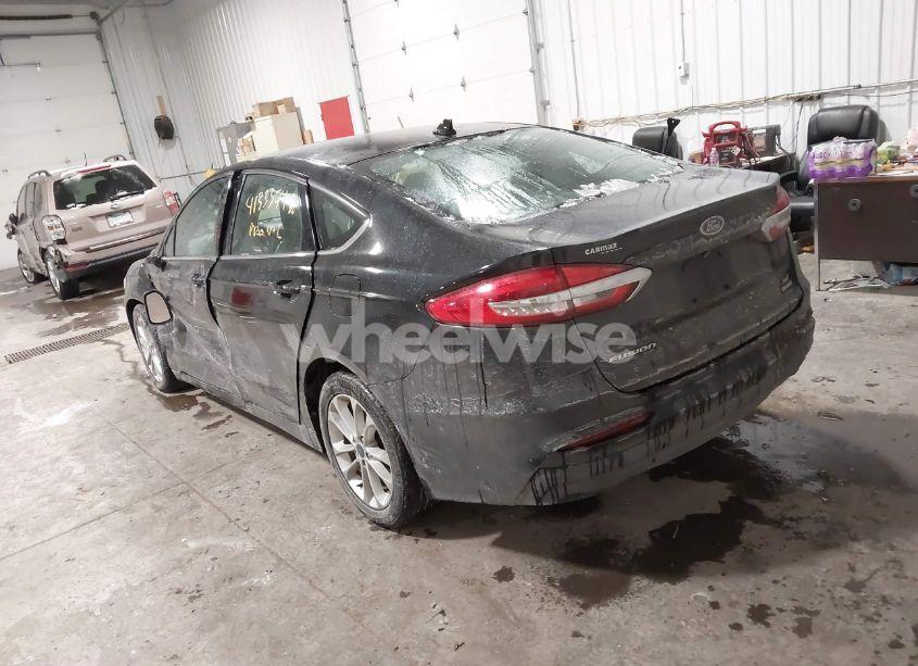 Photo 3 of 2020 Ford Fusion HYBRID SE (VIN 3FA6P0LUXLR126879)