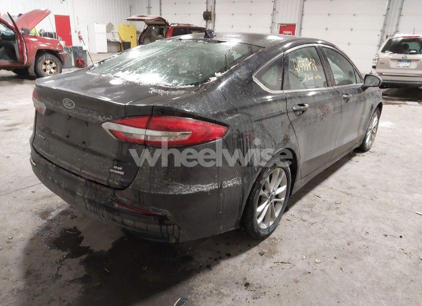 Photo 4 of 2020 Ford Fusion HYBRID SE (VIN 3FA6P0LUXLR126879)