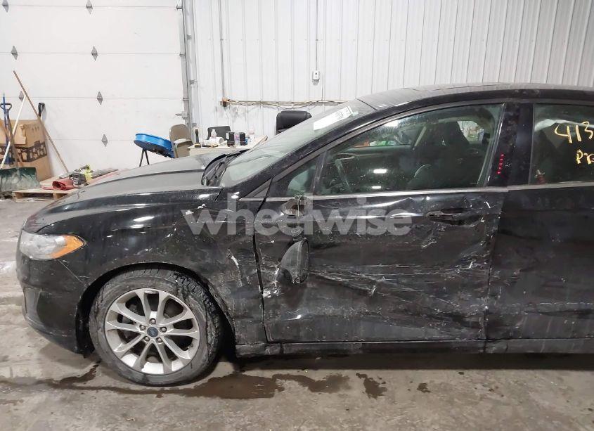 Photo 6 of 2020 Ford Fusion HYBRID SE (VIN 3FA6P0LUXLR126879)