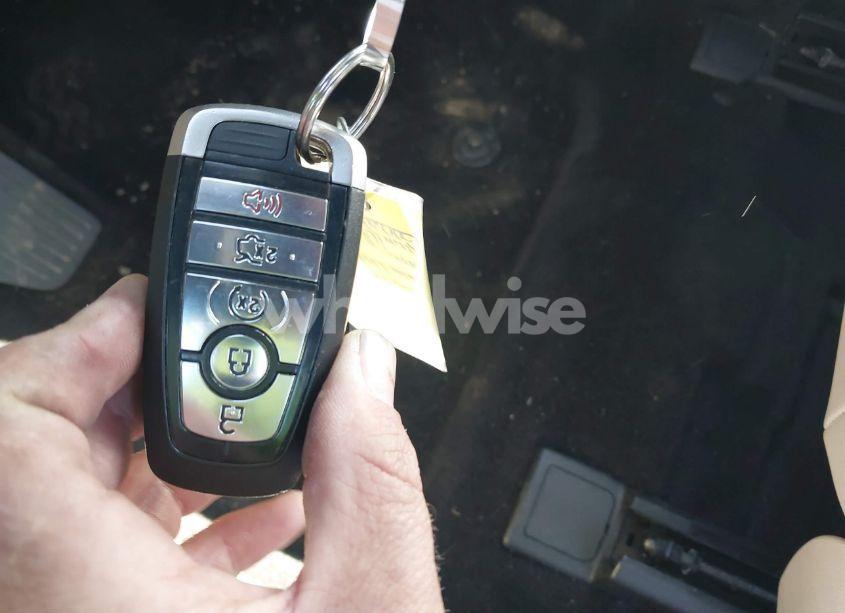 Photo 11 of 2019 Ford Fusion HYBRID SEL (VIN 3FA6P0MU0KR112695)