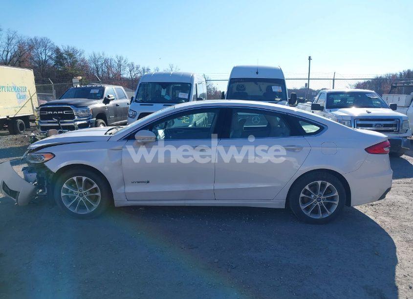 Photo 14 of 2019 Ford Fusion HYBRID SEL (VIN 3FA6P0MU0KR112695)