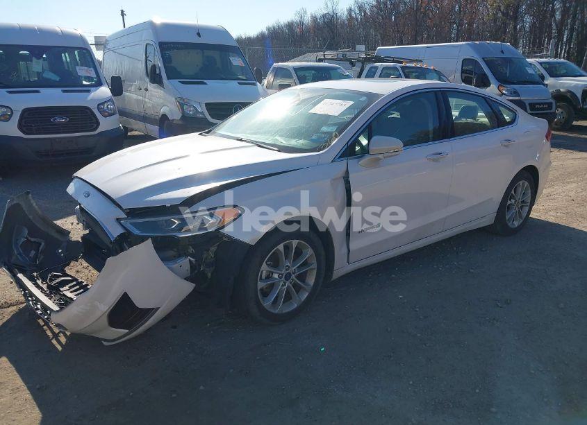 Photo 2 of 2019 Ford Fusion HYBRID SEL (VIN 3FA6P0MU0KR112695)