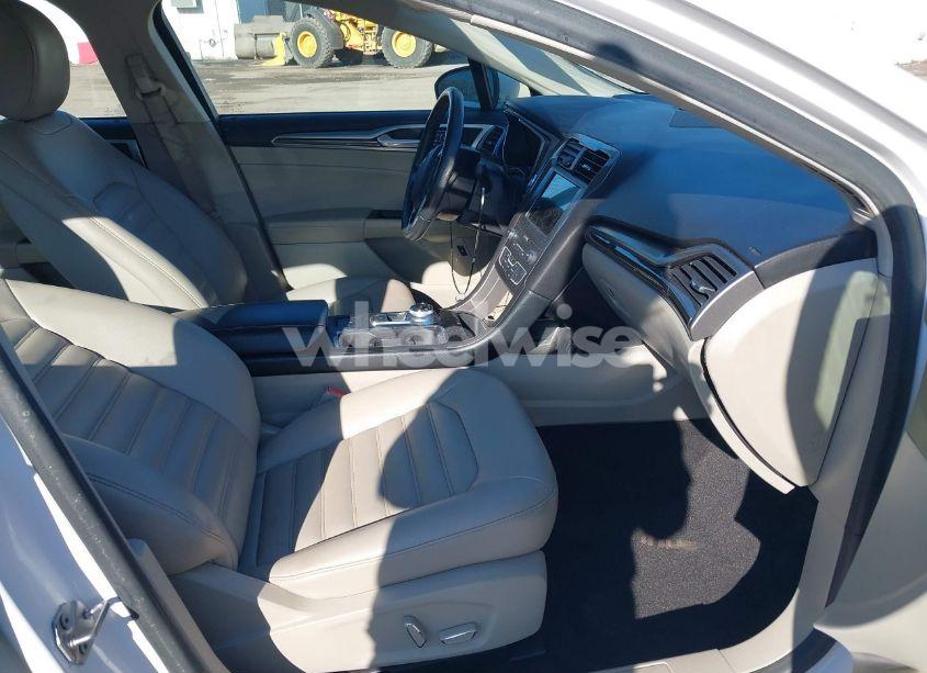 Photo 5 of 2019 Ford Fusion HYBRID SEL (VIN 3FA6P0MU0KR112695)