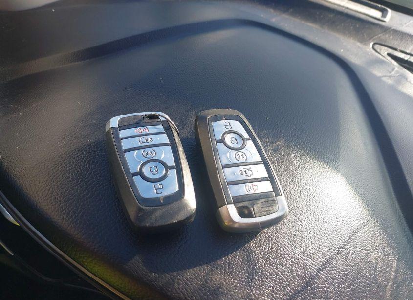 Photo 11 of 2020 Ford Fusion HYBRID SEL (VIN 3FA6P0MU0LR246818)