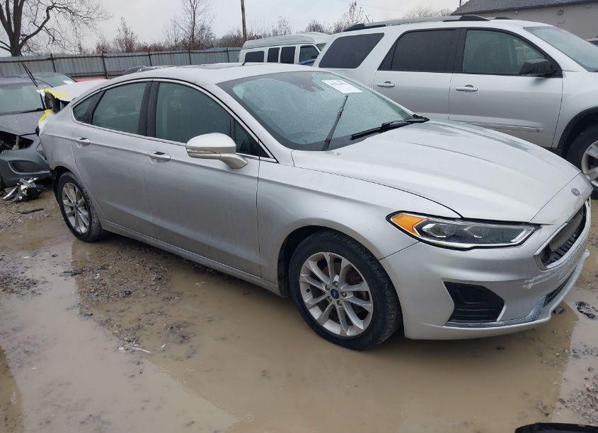 2019 Ford Fusion HYBRID SEL (VIN 3FA6P0MU1KR256109) main photo