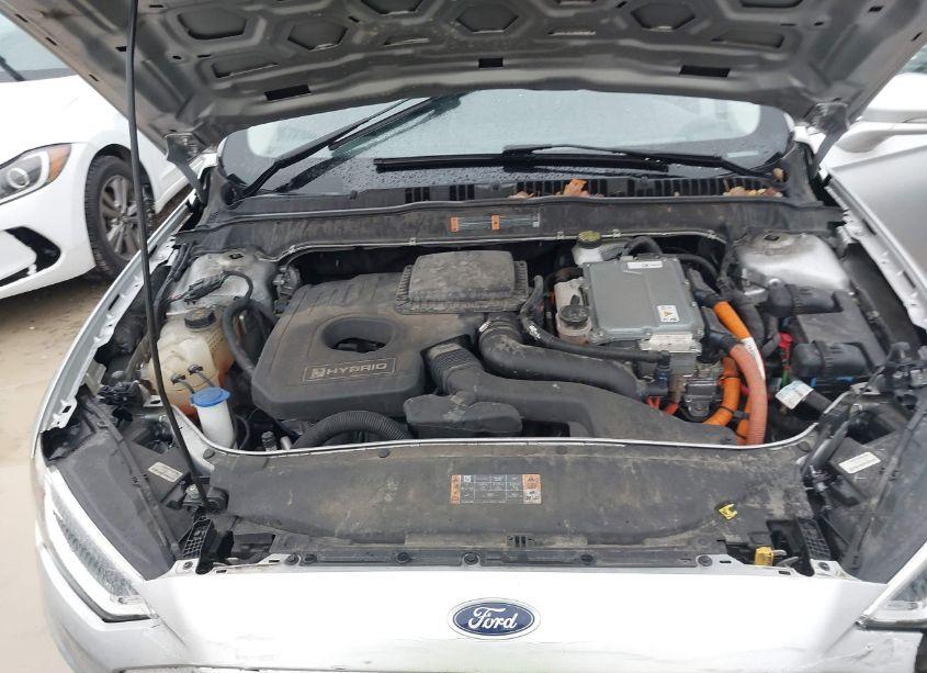Photo 10 of 2019 Ford Fusion HYBRID SEL (VIN 3FA6P0MU1KR256109)
