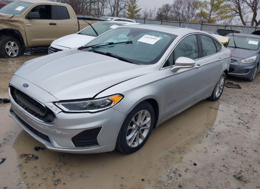 Photo 2 of 2019 Ford Fusion HYBRID SEL (VIN 3FA6P0MU1KR256109)