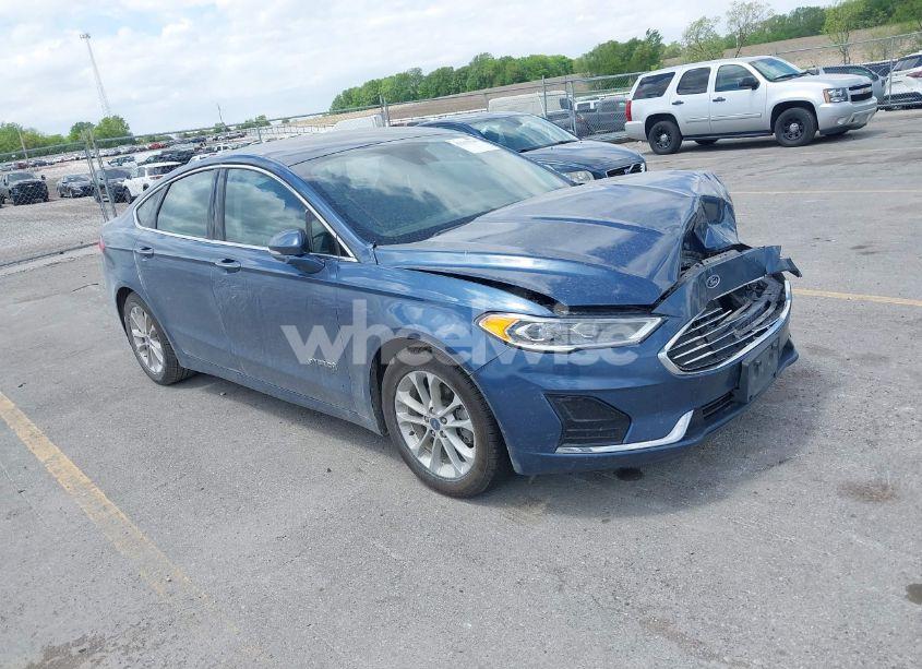 2019 Ford Fusion HYBRID SEL (VIN 3FA6P0MU2KR140367) main photo