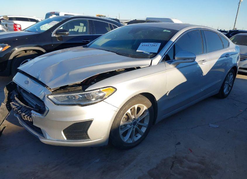 Photo 2 of 2019 Ford Fusion HYBRID SEL (VIN 3FA6P0MU5KR149726)
