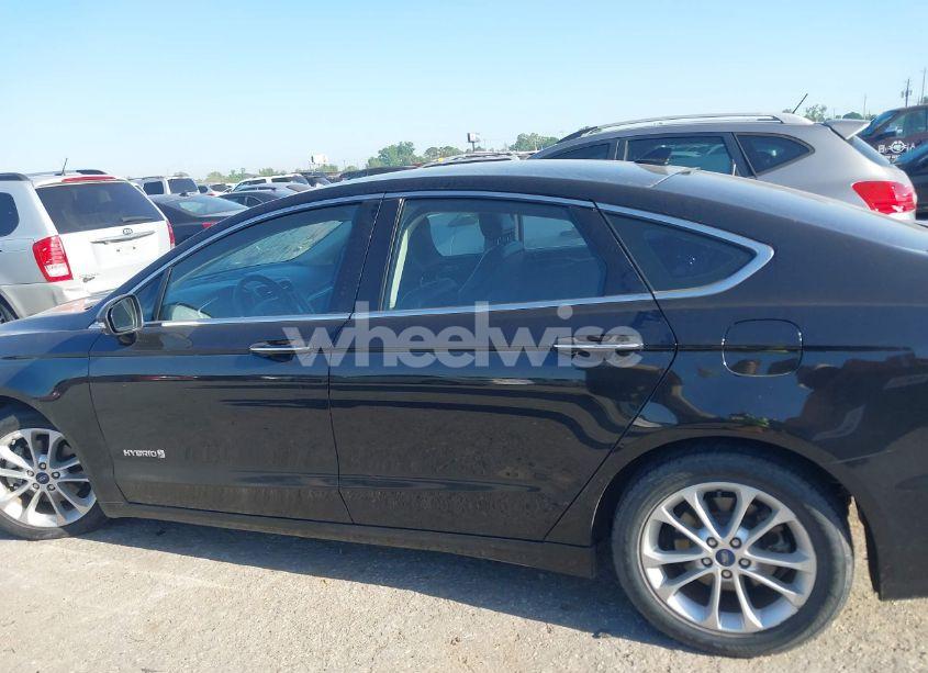 Photo 14 of 2019 Ford Fusion HYBRID SEL (VIN 3FA6P0MU5KR203851)