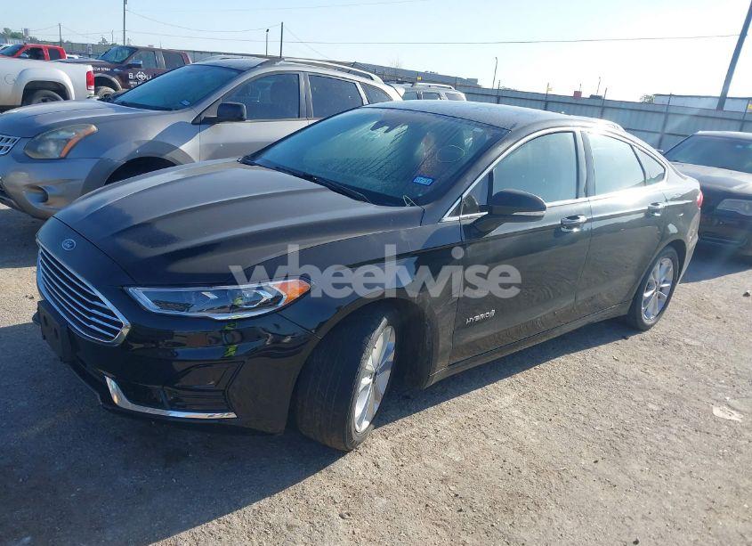 Photo 2 of 2019 Ford Fusion HYBRID SEL (VIN 3FA6P0MU5KR203851)