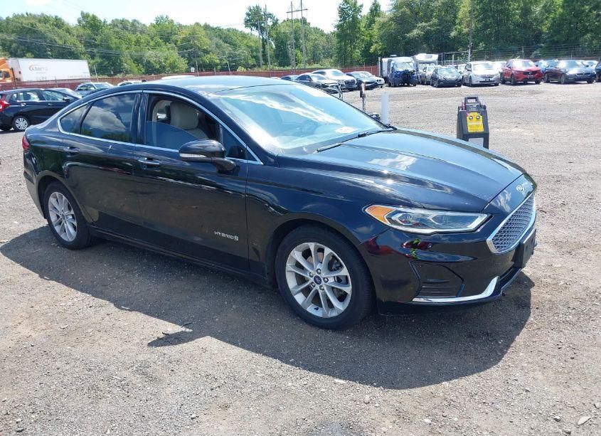 2019 Ford Fusion HYBRID SEL (VIN 3FA6P0MU7KR146164) main photo