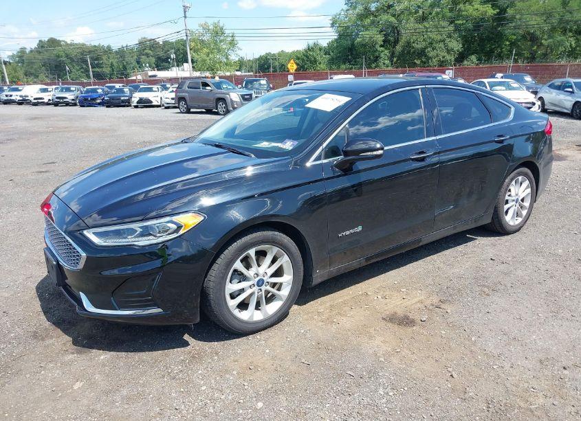 Photo 2 of 2019 Ford Fusion HYBRID SEL (VIN 3FA6P0MU7KR146164)