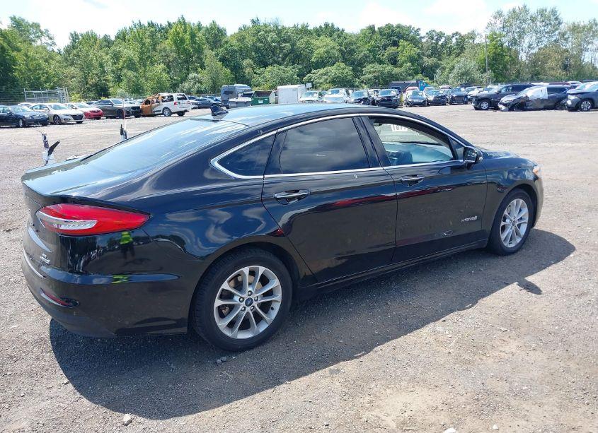 Photo 4 of 2019 Ford Fusion HYBRID SEL (VIN 3FA6P0MU7KR146164)