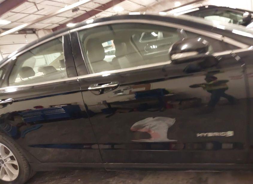 Photo 14 of 2019 Ford Fusion HYBRID SEL (VIN 3FA6P0MU9KR123694)