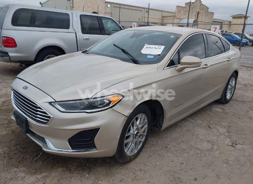 Photo 2 of 2019 Ford Fusion HYBRID SEL (VIN 3FA6P0MU9KR137367)
