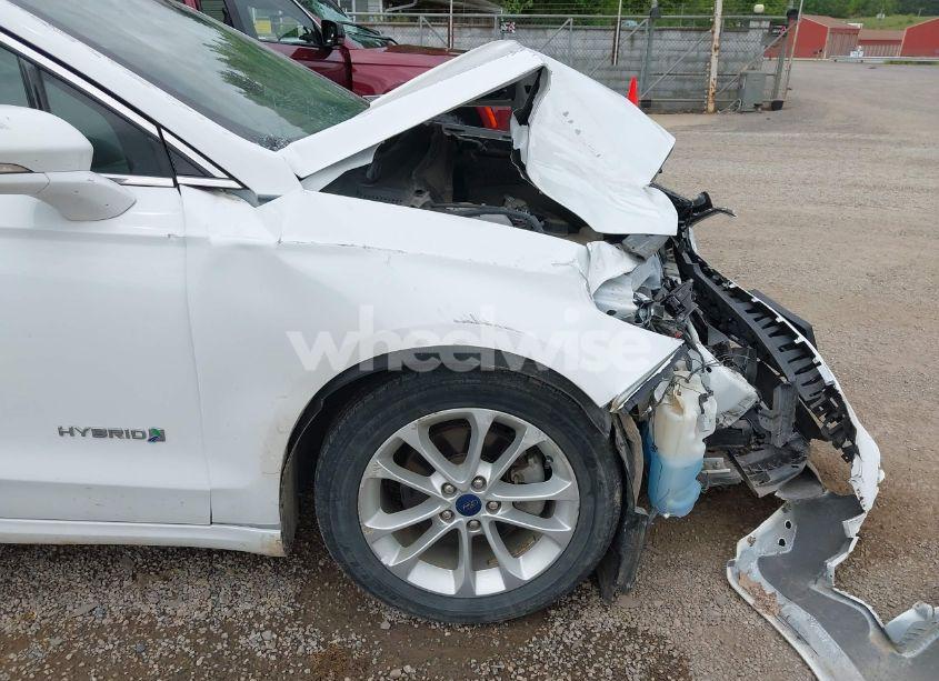 Photo 18 of 2019 Ford Fusion HYBRID SEL (VIN 3FA6P0MU9KR189520)