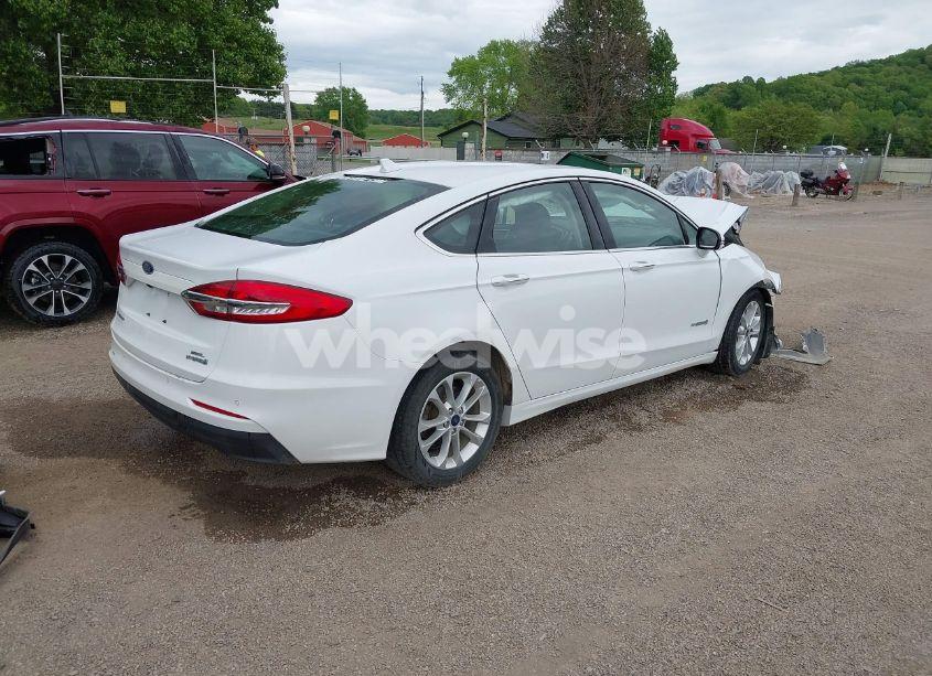 Photo 4 of 2019 Ford Fusion HYBRID SEL (VIN 3FA6P0MU9KR189520)