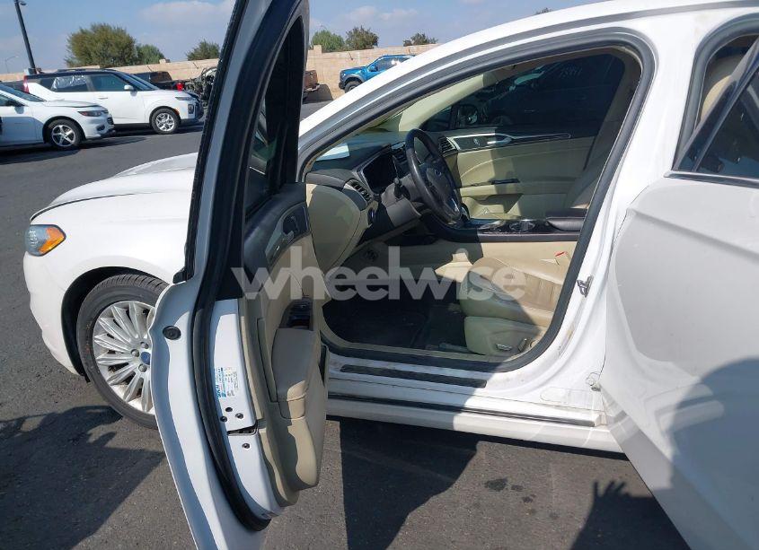 Photo 5 of 2016 Ford Fusion ENERGI SE LUXURY (VIN 3FA6P0PU1GR166087)