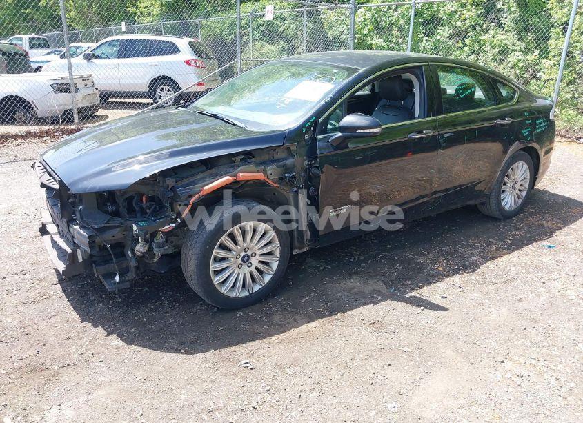 Photo 2 of 2016 Ford Fusion ENERGI SE LUXURY (VIN 3FA6P0PU1GR395045)