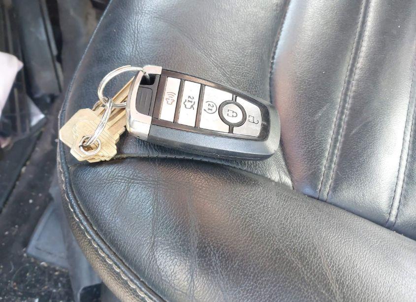 Photo 11 of 2017 Ford Fusion ENERGI SE LUXURY (VIN 3FA6P0PU1HR106635)