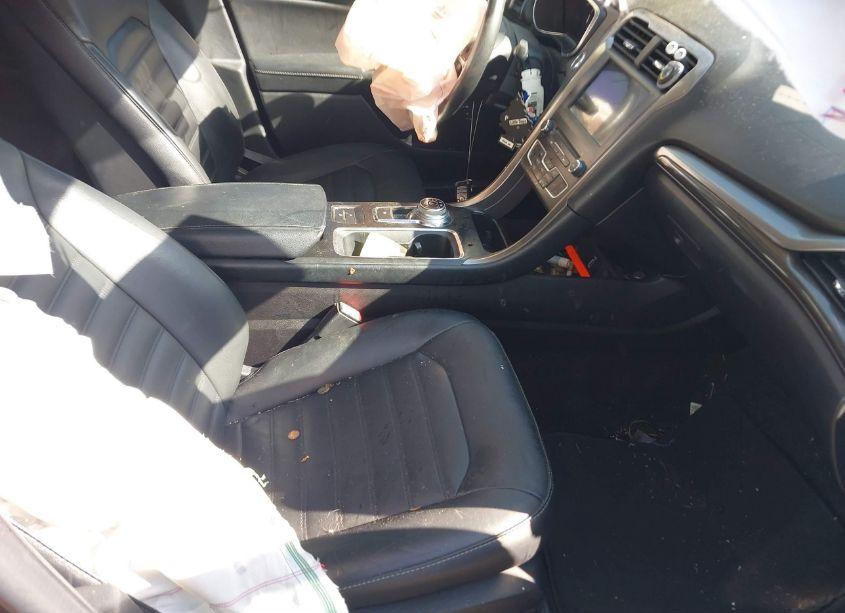 Photo 5 of 2017 Ford Fusion ENERGI SE LUXURY (VIN 3FA6P0PU1HR106635)