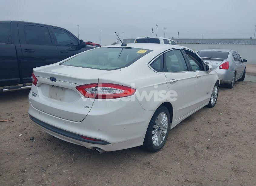 Photo 4 of 2014 Ford Fusion ENERGI SE LUXURY (VIN 3FA6P0PU7ER136363)