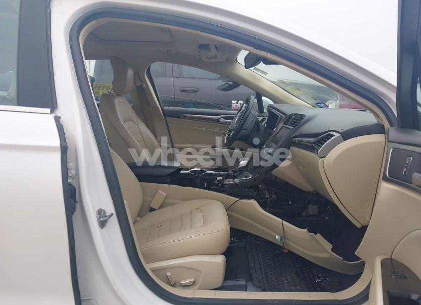 Photo 5 of 2014 Ford Fusion ENERGI SE LUXURY (VIN 3FA6P0PU7ER136363)