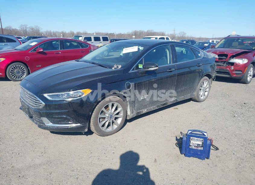 Photo 2 of 2018 Ford Fusion ENERGI SE LUXURY (VIN 3FA6P0PU8JR152890)