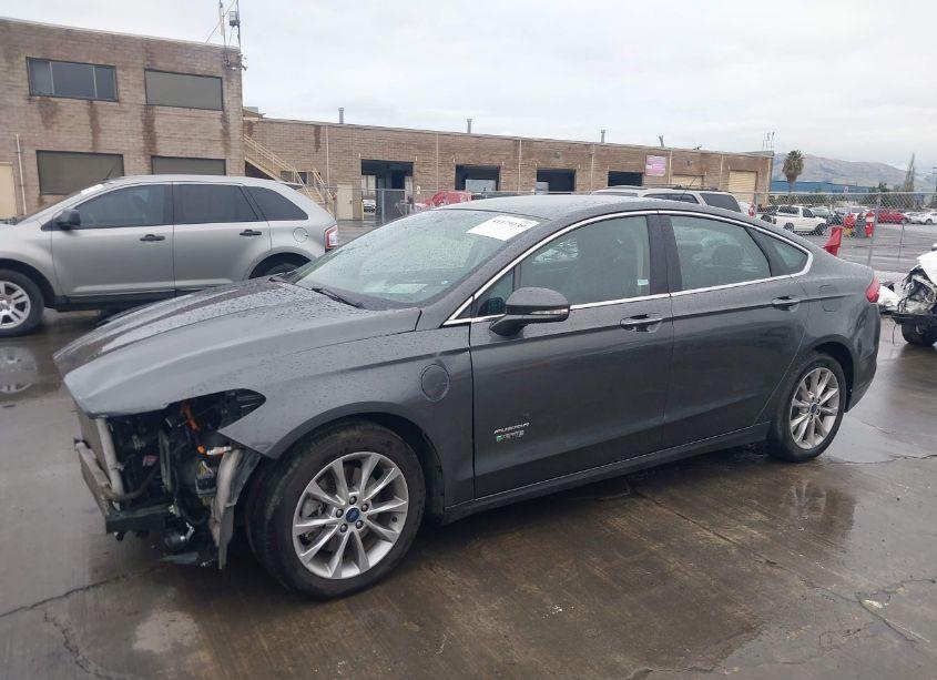 Photo 2 of 2018 Ford Fusion ENERGI SE LUXURY (VIN 3FA6P0PU9JR218413)